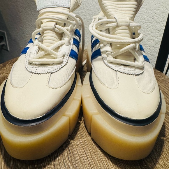 Adidas Ivy Park x Super Super Sleek 'Rodeo - Glow Blue'